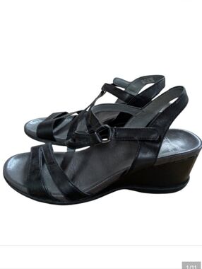 Dansko Addyson Black Leather Wedge Sandal Size 40